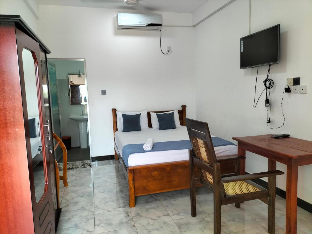 Hotel Sun Blue Trincomalee Exterior foto